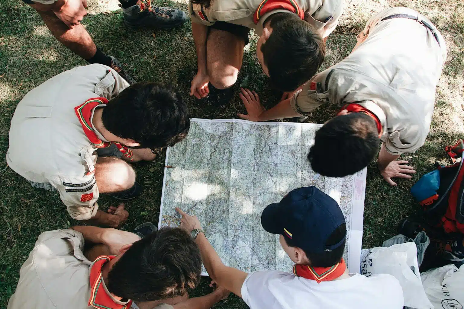 Merci aux chefs et aux habitants qui accueillent les guides et scouts. Vous leur faites un immense cadeau. (Carte blanche)